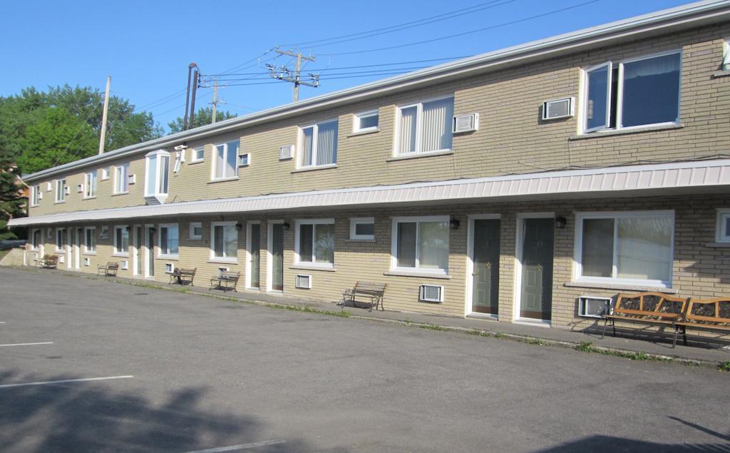 Motel Sainte Catherine Екстер'єр фото
