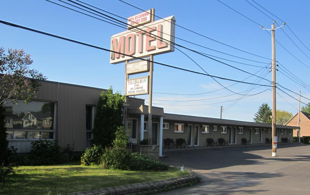 Motel Sainte Catherine Екстер'єр фото